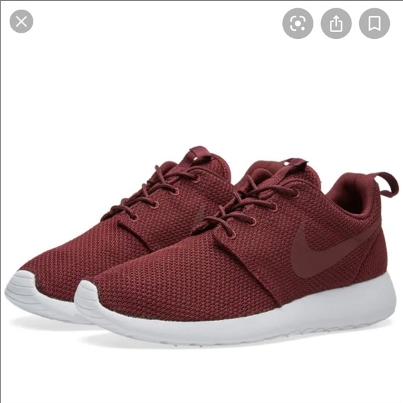 nike roshe one burgundy